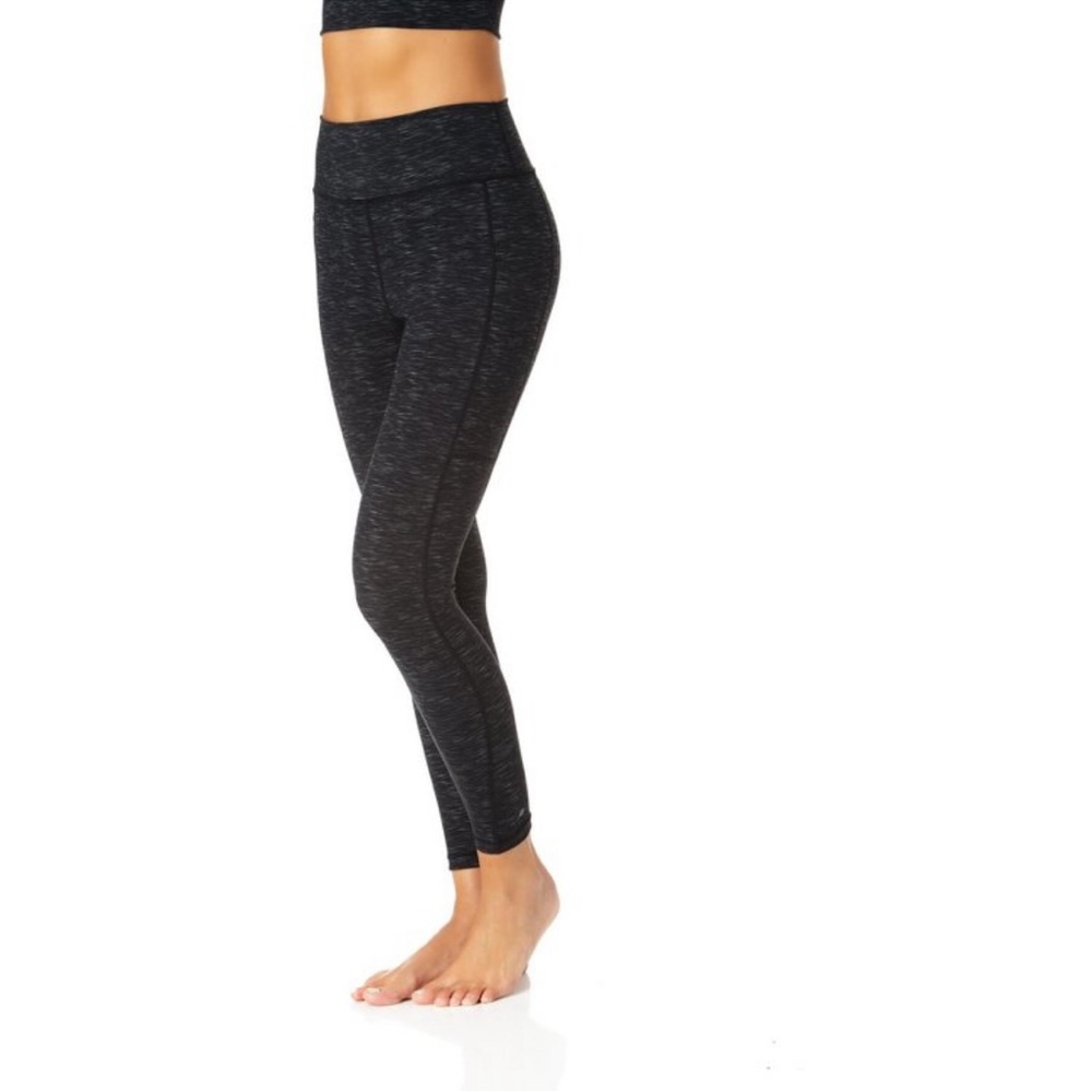 Anne Cole Active - Women's High Waist
3/4 Capri Legging - Heather - Medium